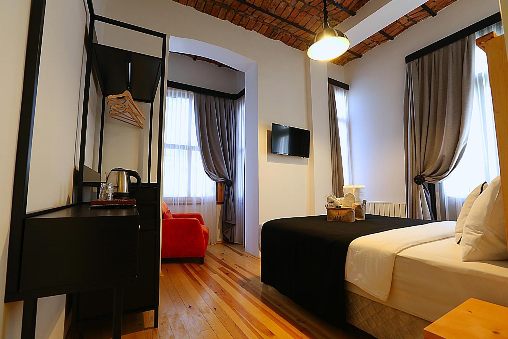 Taksim Istiklal Street Kamil - Historical Hotel 3*
